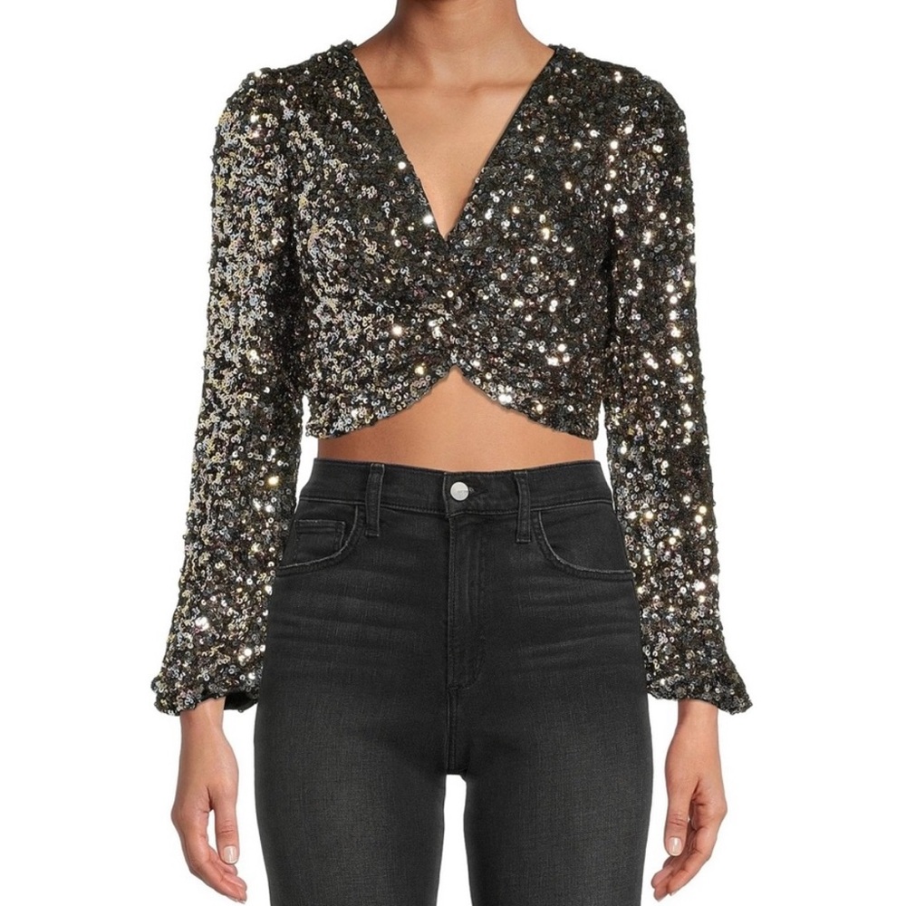 NWT Astr The Label Nix Sequin V Neck Long Sleeve Tulip Hem Cropped Top Size Med